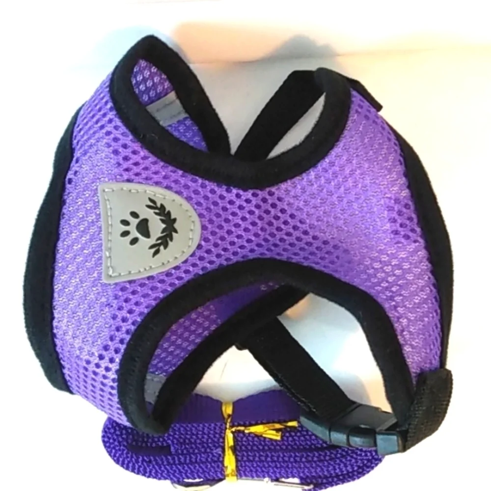 SMALL PET HARNESS VEST WITH LEASH PURPLE AND BLACK SIZE SMALL NWT